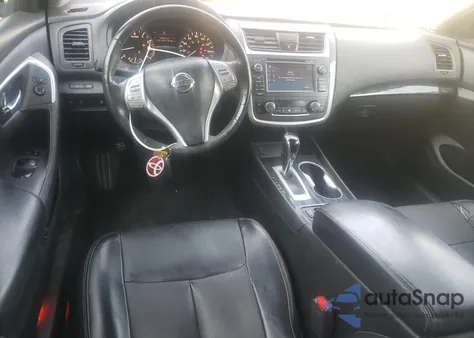 2016 Nissan Altima 2.5 z USA, uszkodzony, nr VIN 1N4AL3AP5GC177716